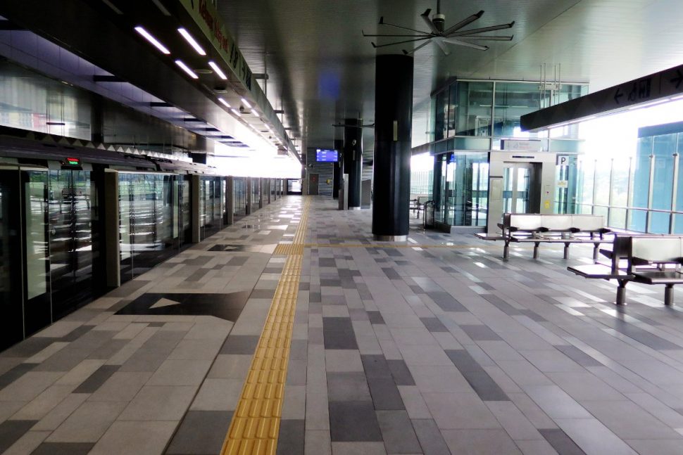 Boarding platform at Taman Connaught station