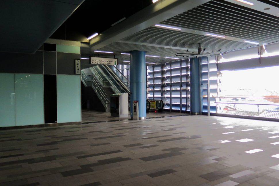 Toilets and surau facilities at Taman Midah station
