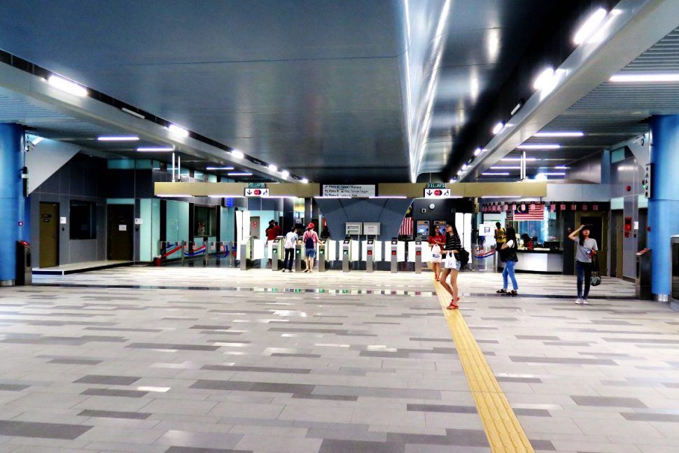 Concourse level of Taman Mutiara station