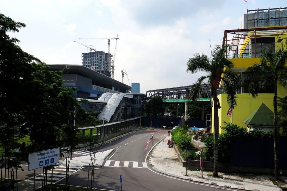 Leisure mall nearby the Taman Mutiara station