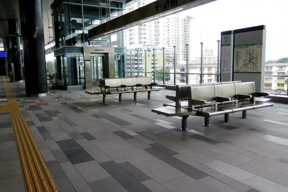Waiting area at Taman Pertama station