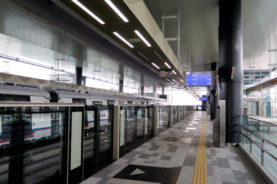 Boarding platform at Taman Pertama station