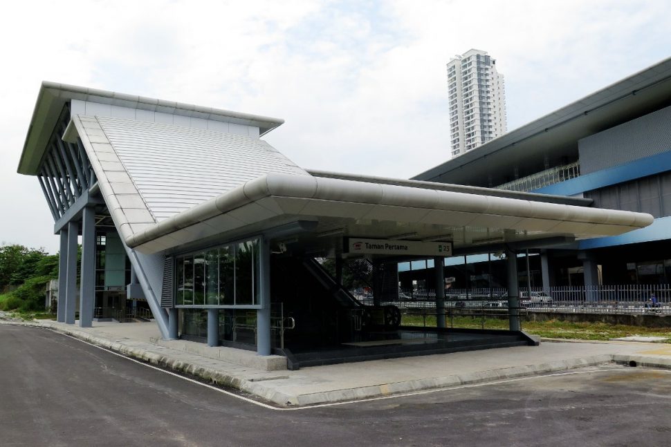 Entrance B of Taman Pertama station