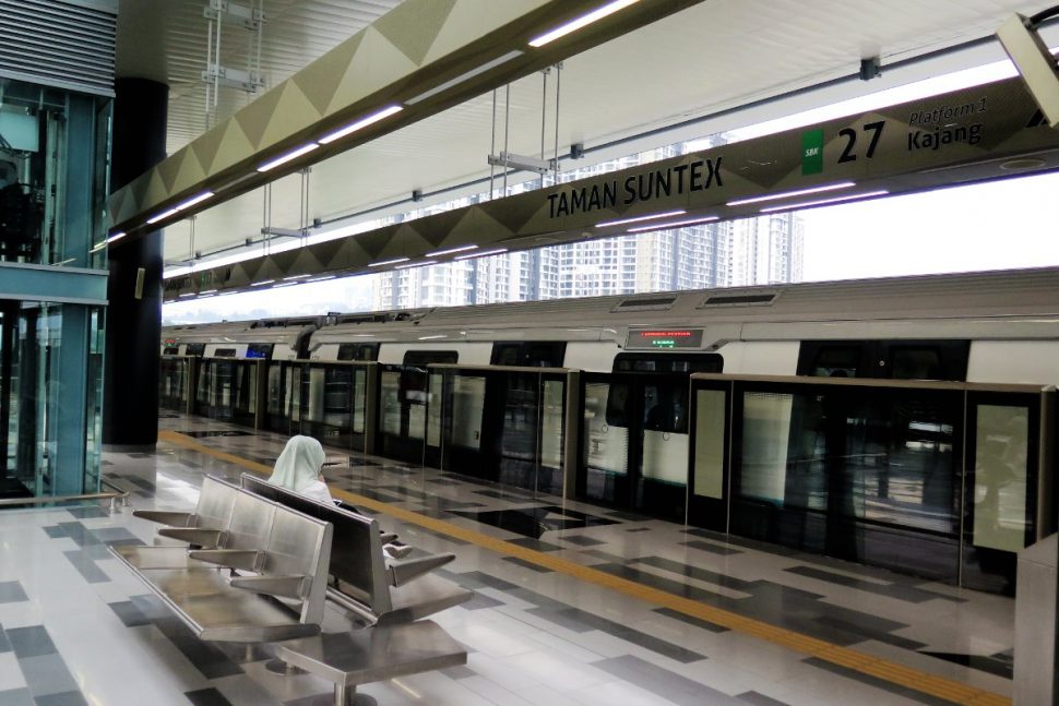 Boarding platform at Taman Suntex station