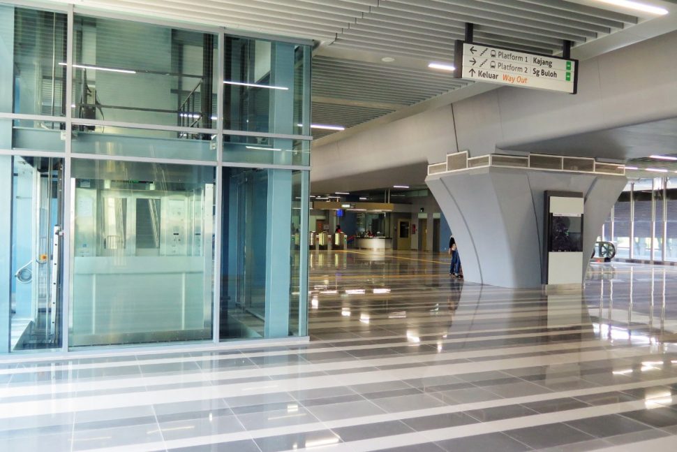 Concourse level at Taman Tun Dr Ismail station