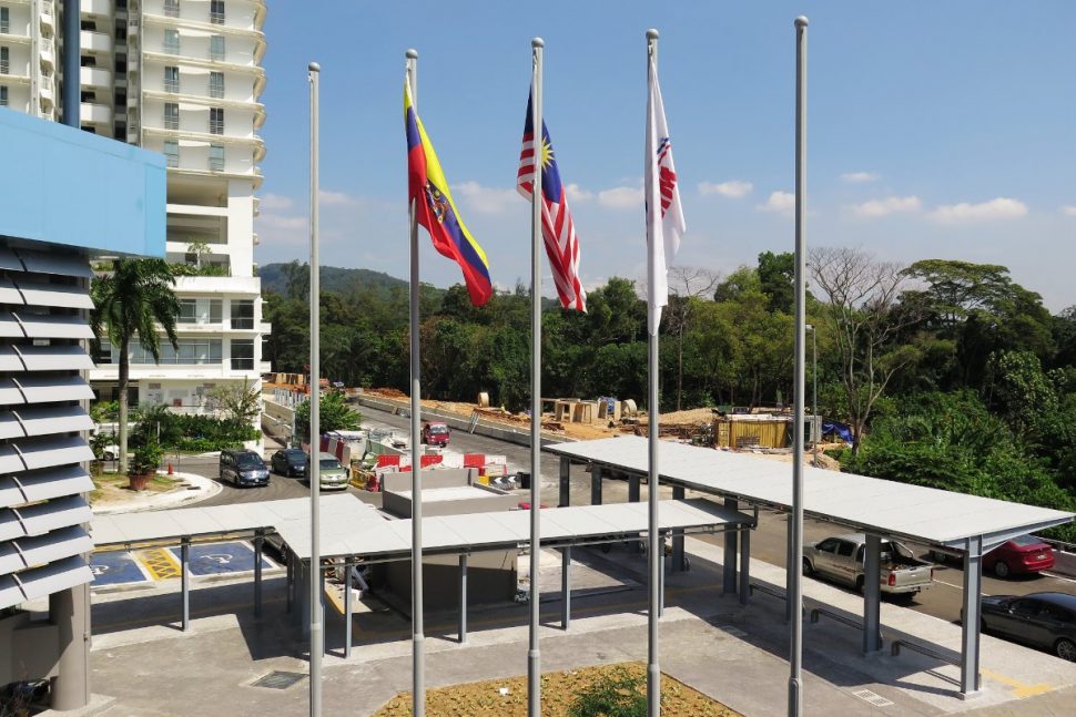 View of drop off area at Taman Tun Dr Ismail station