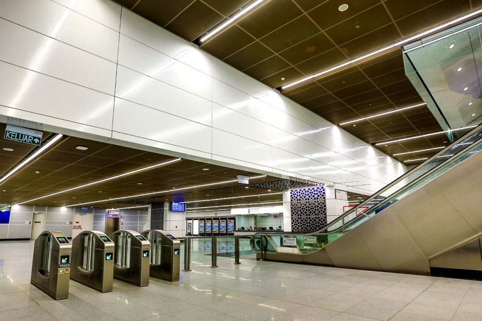 Concourse level of Tun Razak Exchange station