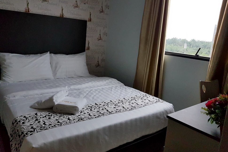 Deluxe Room, City View Hotel Kota Warisan