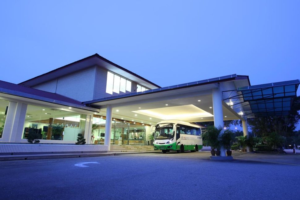 Shuttle van waiting at the Hotel