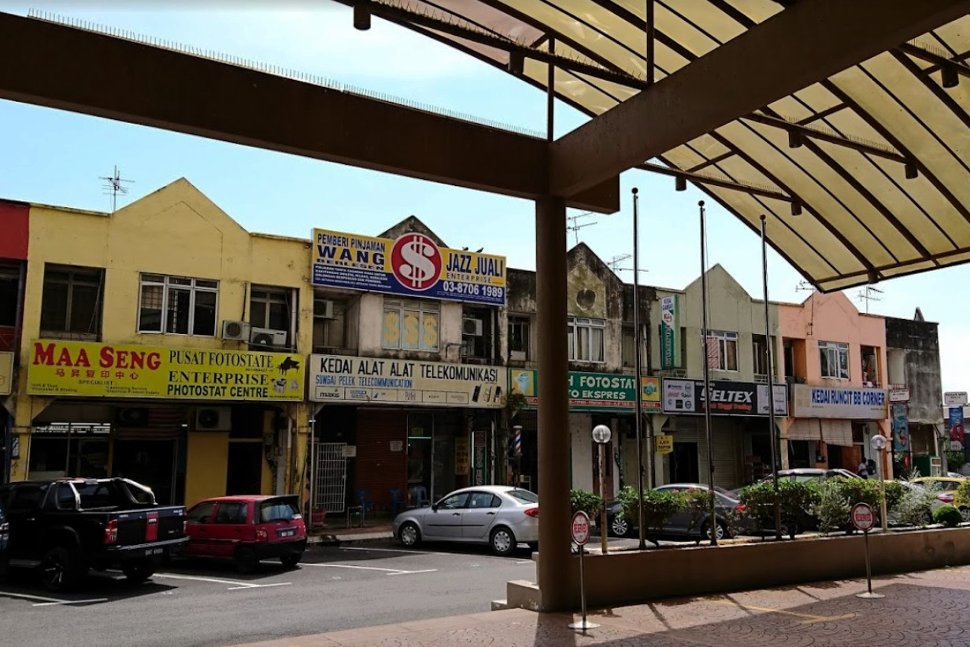 Shops available near the hotel