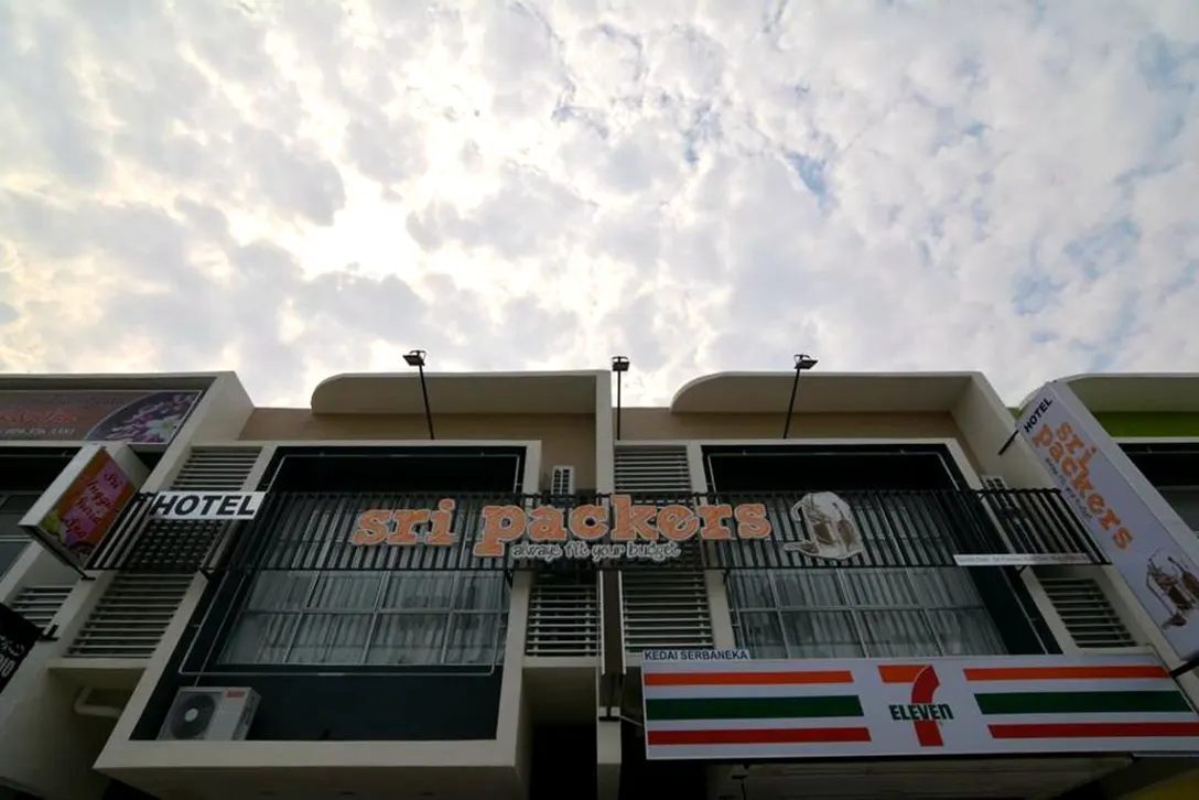 Sri Packers Hotel