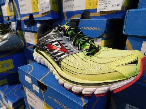 Brooks, shop at Mitsui Outlet Park KLIA