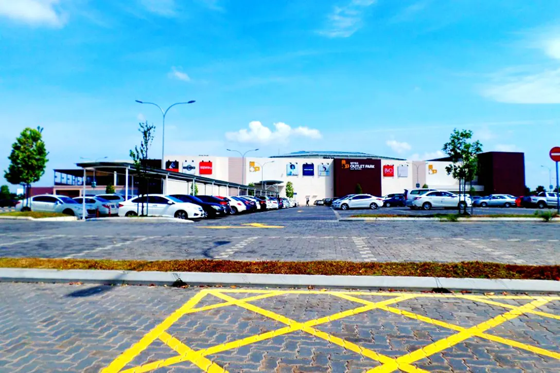 Ample car parking bays near the shopping mall