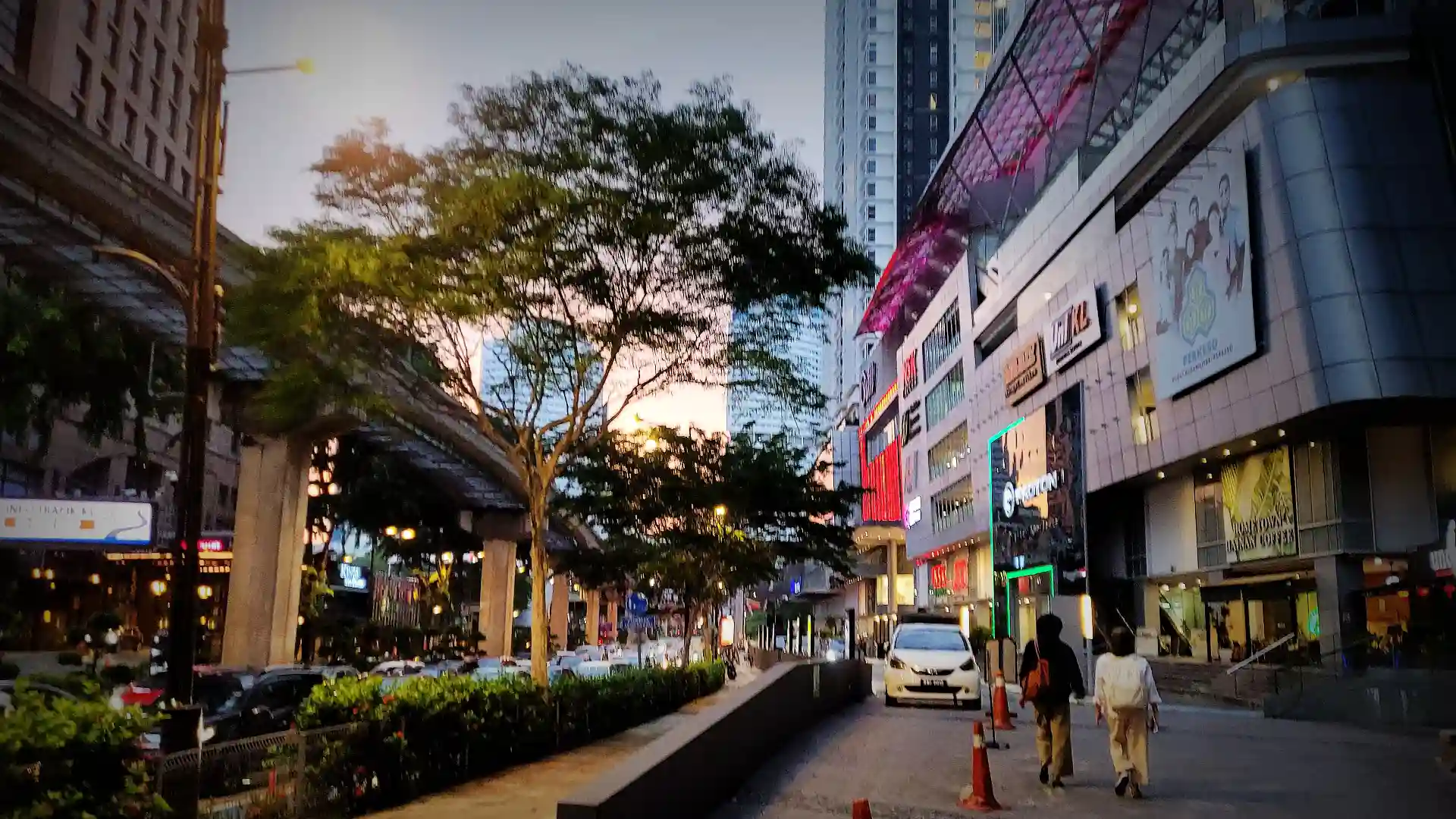 Quill City Mall: Urban Convenience at Medan Tuanku, Your Lunch Break, Your Commute, Your City Stop