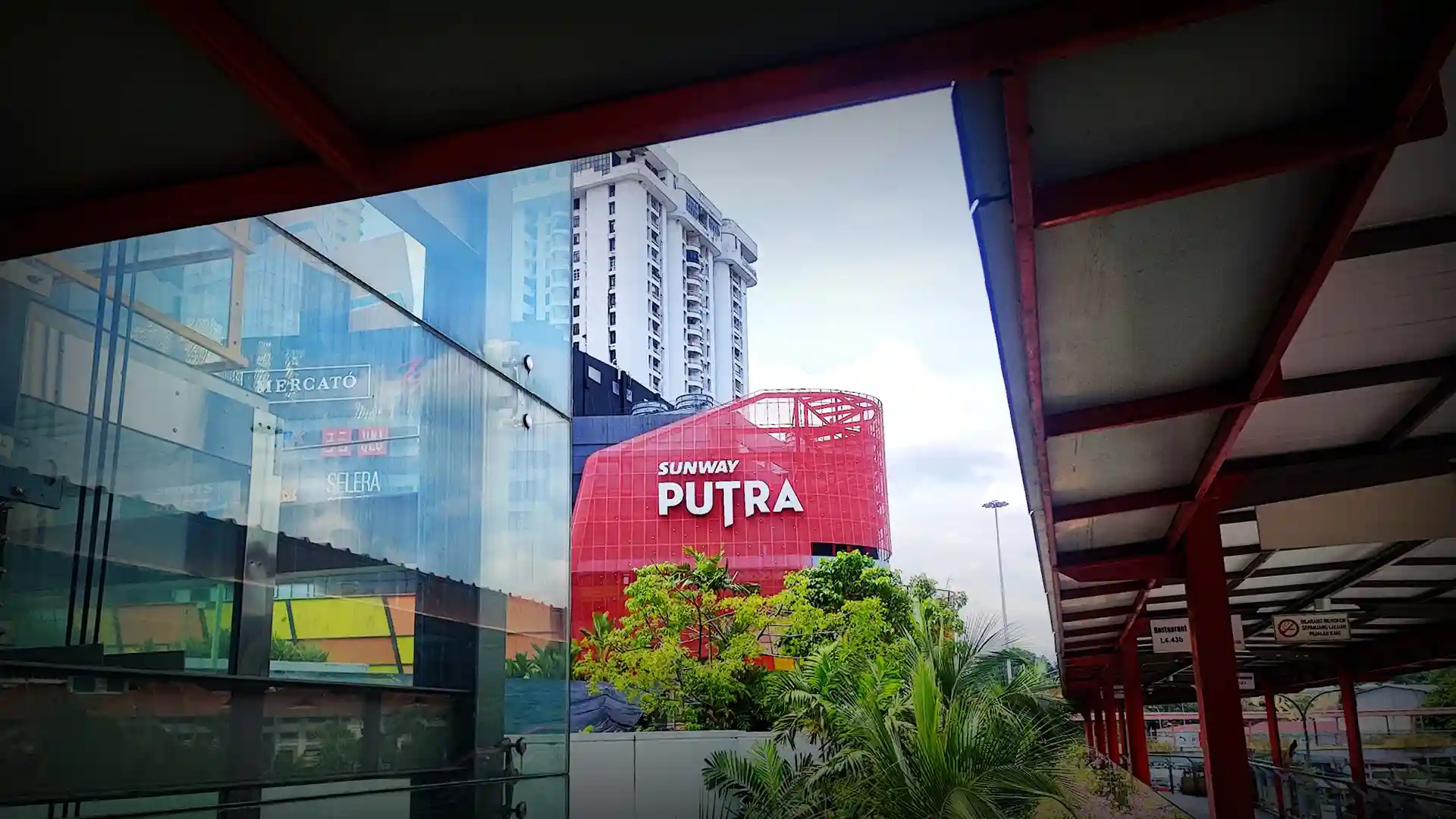 Sunway Putra Mall: The Chow Kit Stop for Groceries, Movies, and Meet-Ups