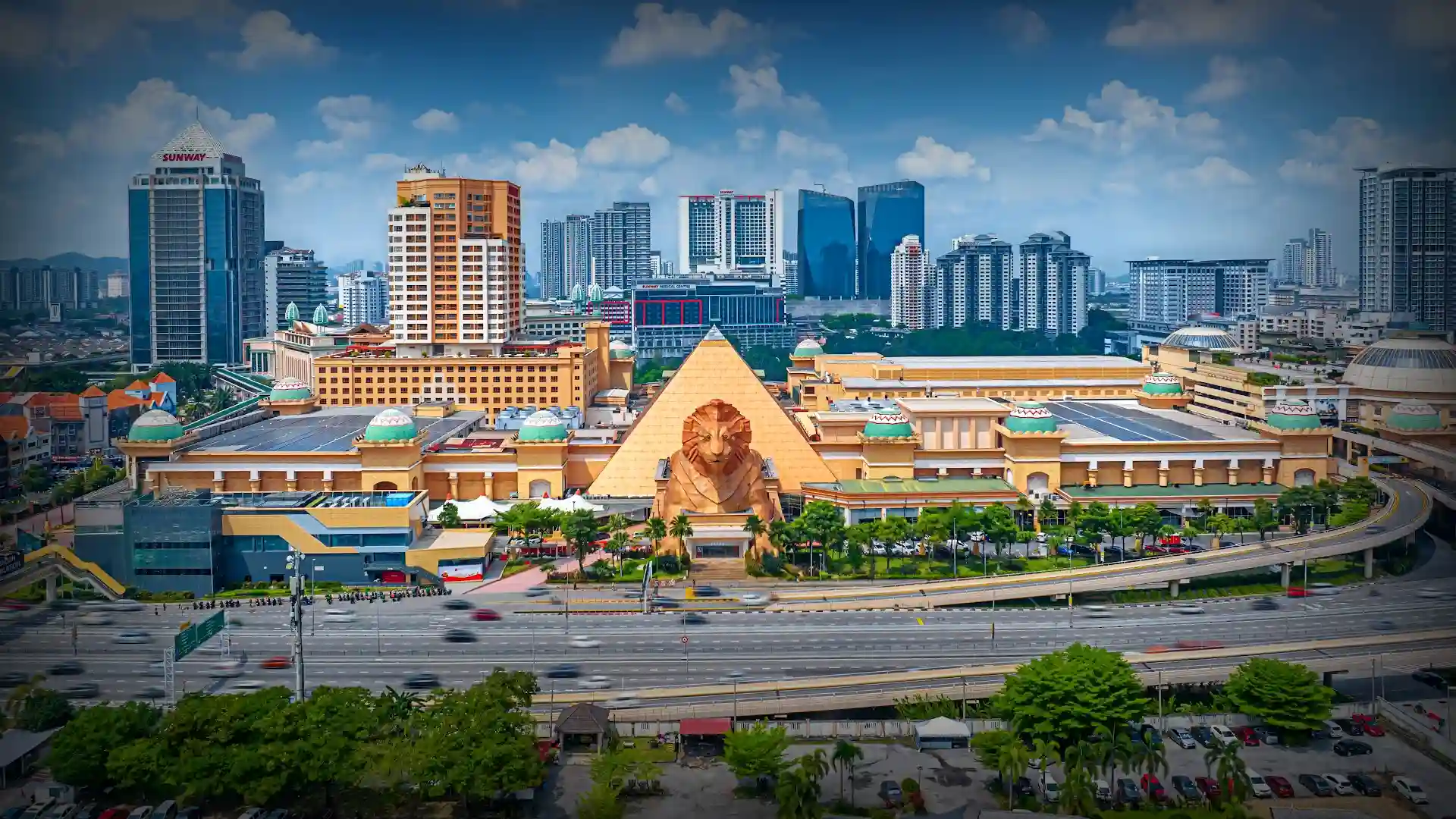 Sunway Pyramid Shopping Mall: The Lion Knows the Way, Not Just a Mall, a Pyramid