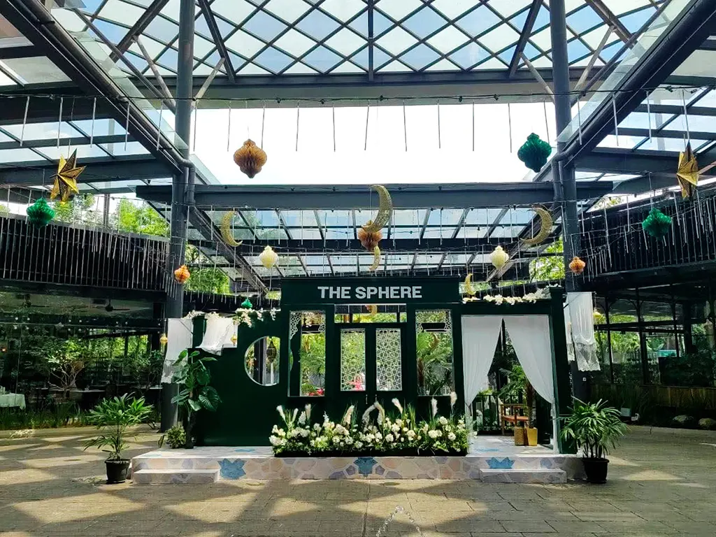 The Sphere: Explore trendy eateries and retail therapy amidst green landscapes and cooling waterscapes