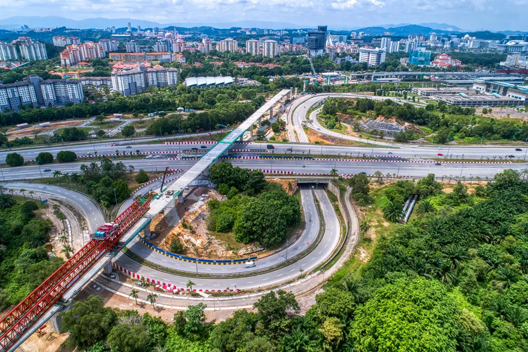 Aerial view of the ongoing intermediate level slab construction works at the alignment near Putrajaya Sentral MRT Station site.