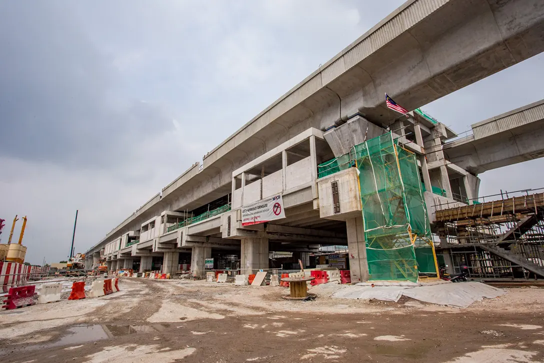 View of the Putrajaya Sentral MRT Station showing the completed concourse and intermediate level while platform for post tensioning beam and block works in progress.