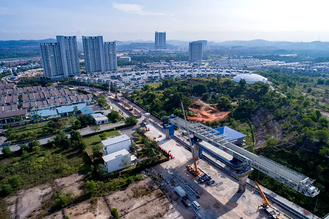 Installation of launching gantry at the alignment of the 16 Sierra MRT Station site.