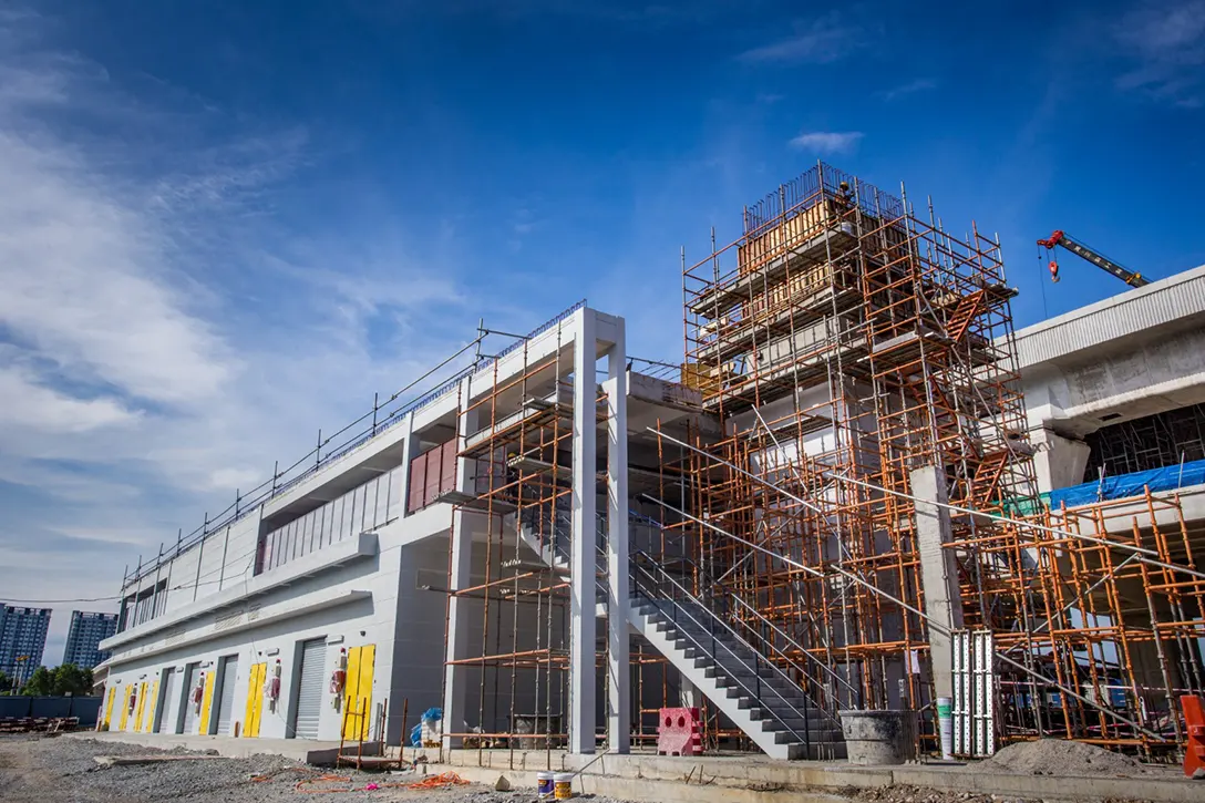 View of the lift wall erection works for Entrance 2 in progress at the 16 Sierra MRT Station site.