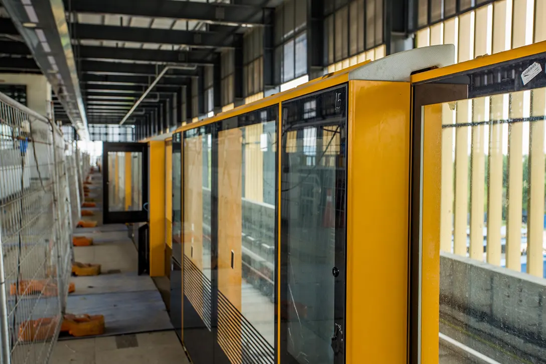 View of the completed automatic platform gate at 16 Sierra MRT Station platform level