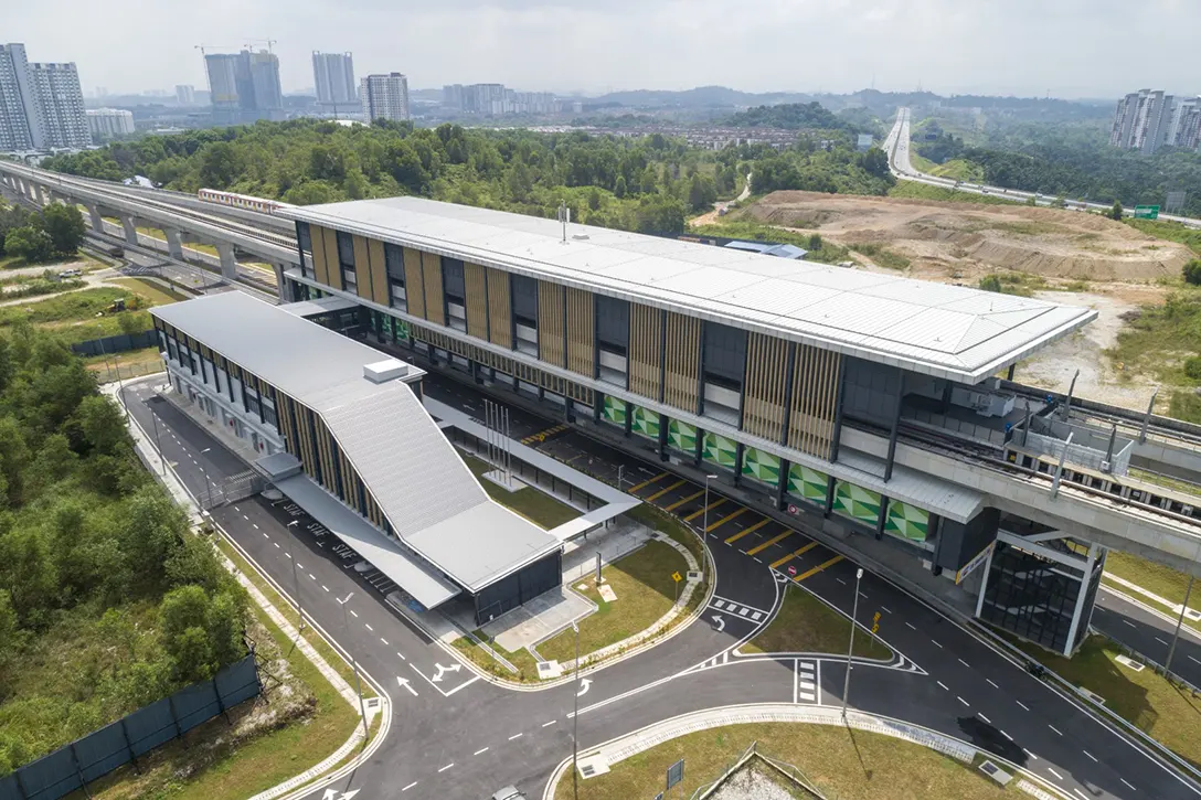 Overview photo of 16 Sierra MRT Station.