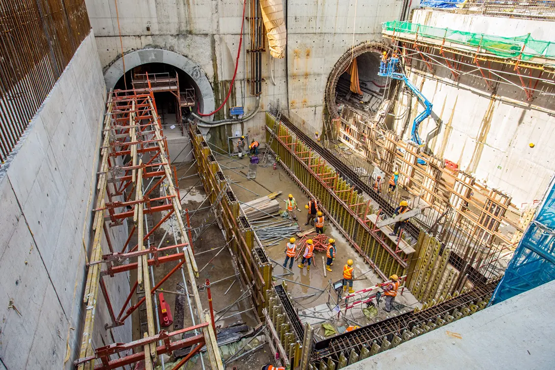 Construction of underplatform wall and platform slab in progress at the Bandar Malaysia Utara MRT Station site.