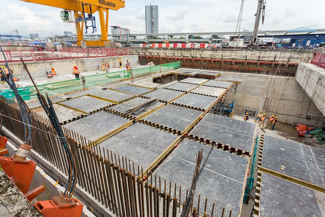 Installation of false works in progress for the roof slab at the Bandar Malaysia Utara MRT Station.