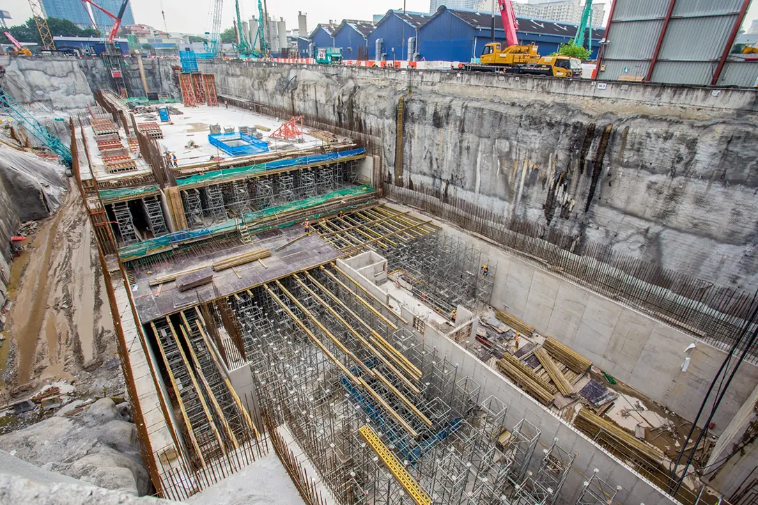 Installation of working platform for seal space 2 slab at the Chan Sow Lin MRT Station site