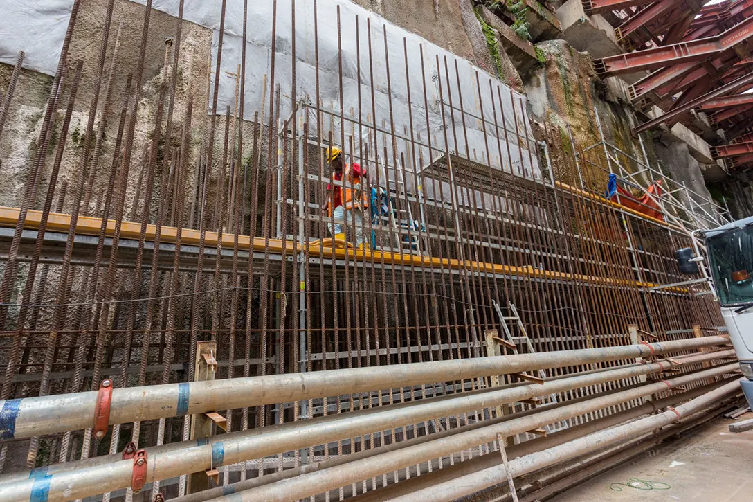 View of the external wall at base level of Conlay MRT Station box.