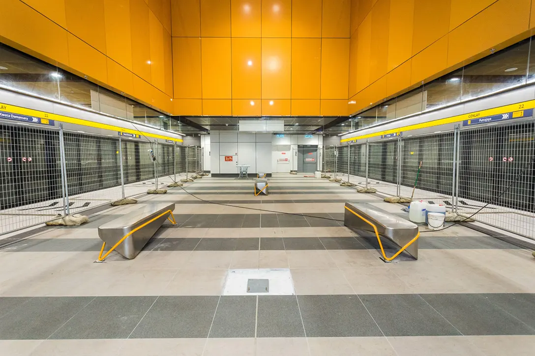 Platform benches at the Conlay MRT Station platform level.