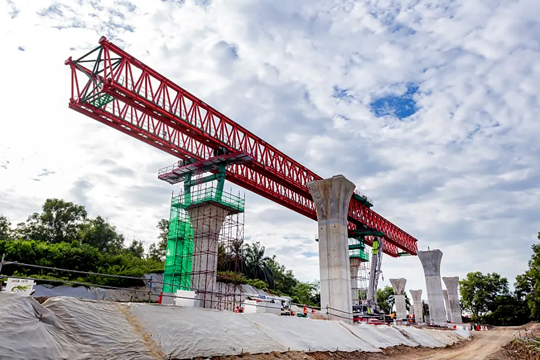 Launching gantry assembly completed at the Cyberjaya City Centre MRT Station site.