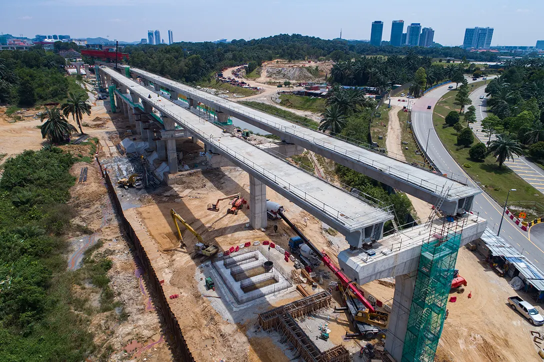 Segmental box girder launching works completed at the Cyberjaya City Centre MRT Station site.