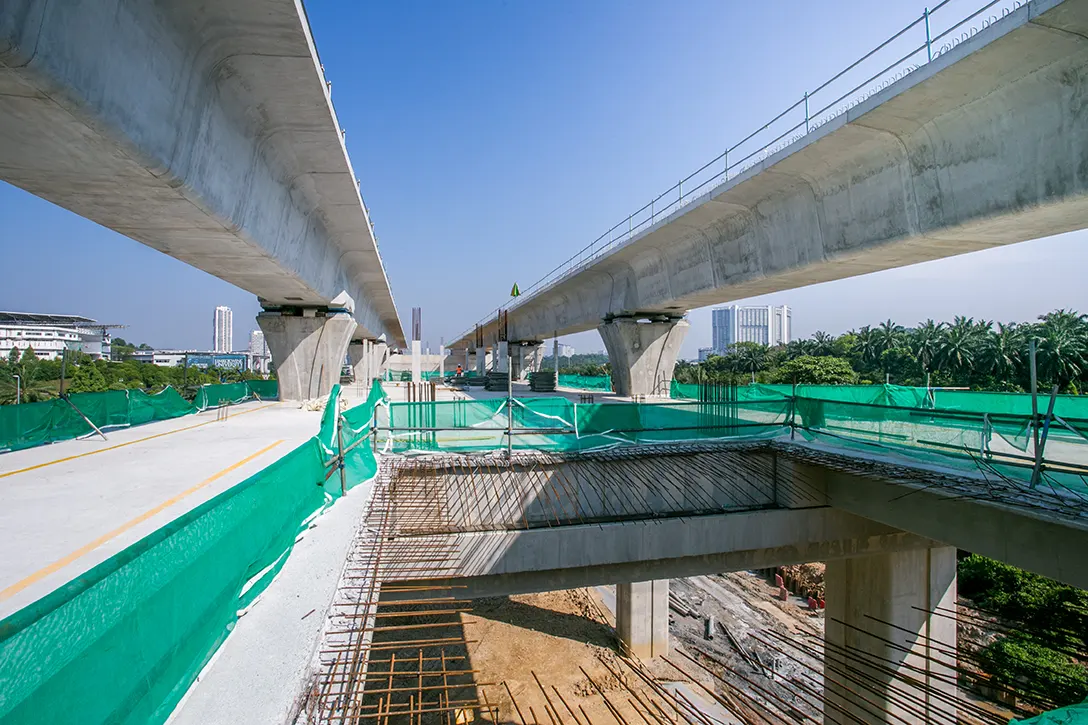 View of the Cyberjaya City Centre MRT Station concourse slab.