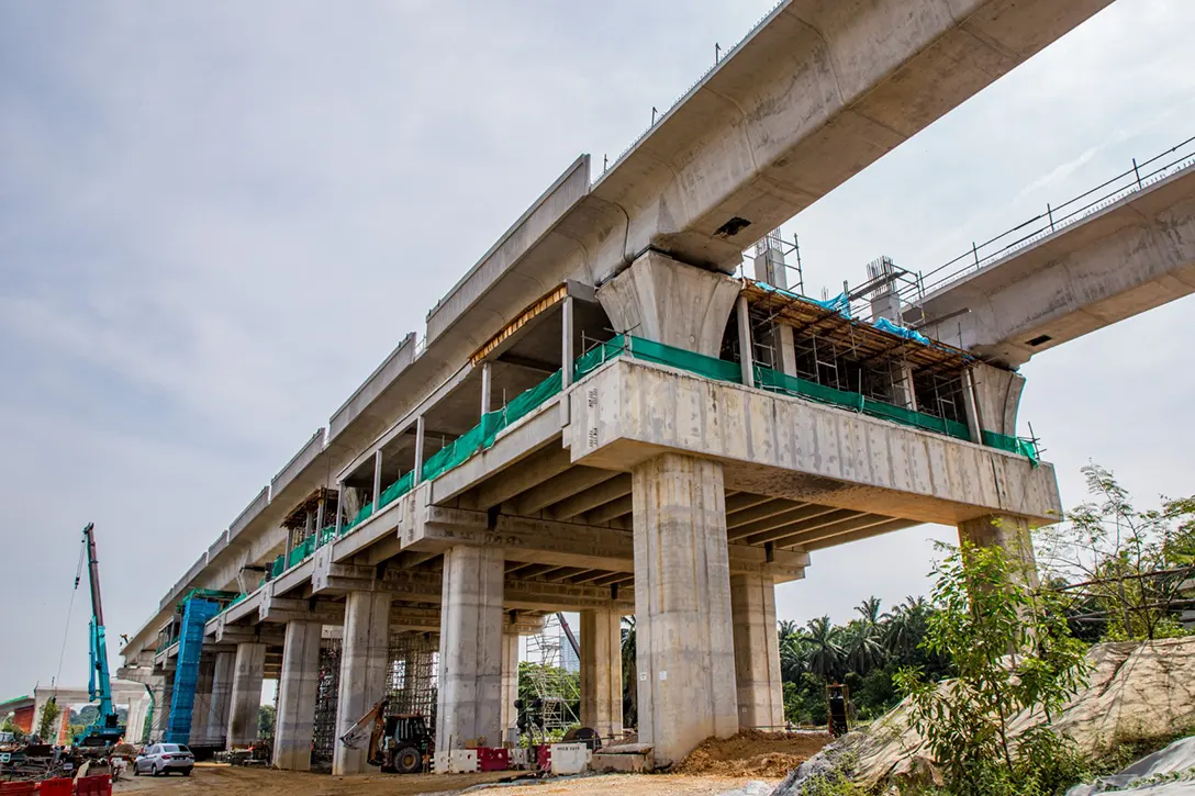 View of the ongoing intermediate level slab construction works at the Cyberjaya City Centre MRT Station site.