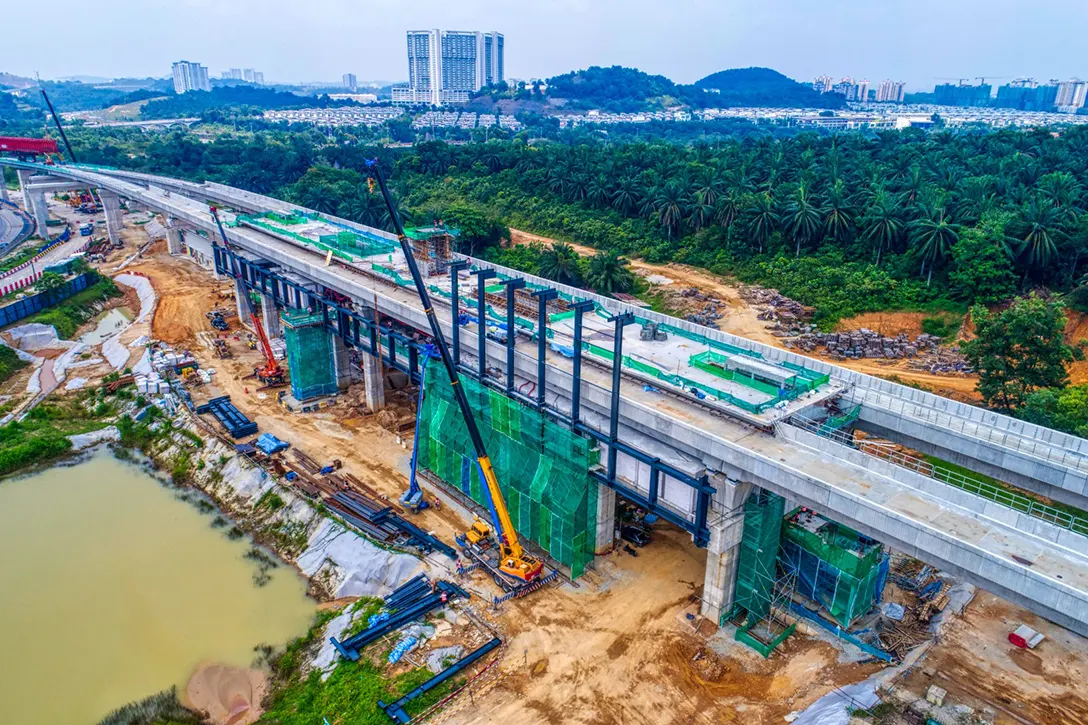 Aerial view of the Cyberjaya City Centre MRT Station showing the roof steel structure in progress.