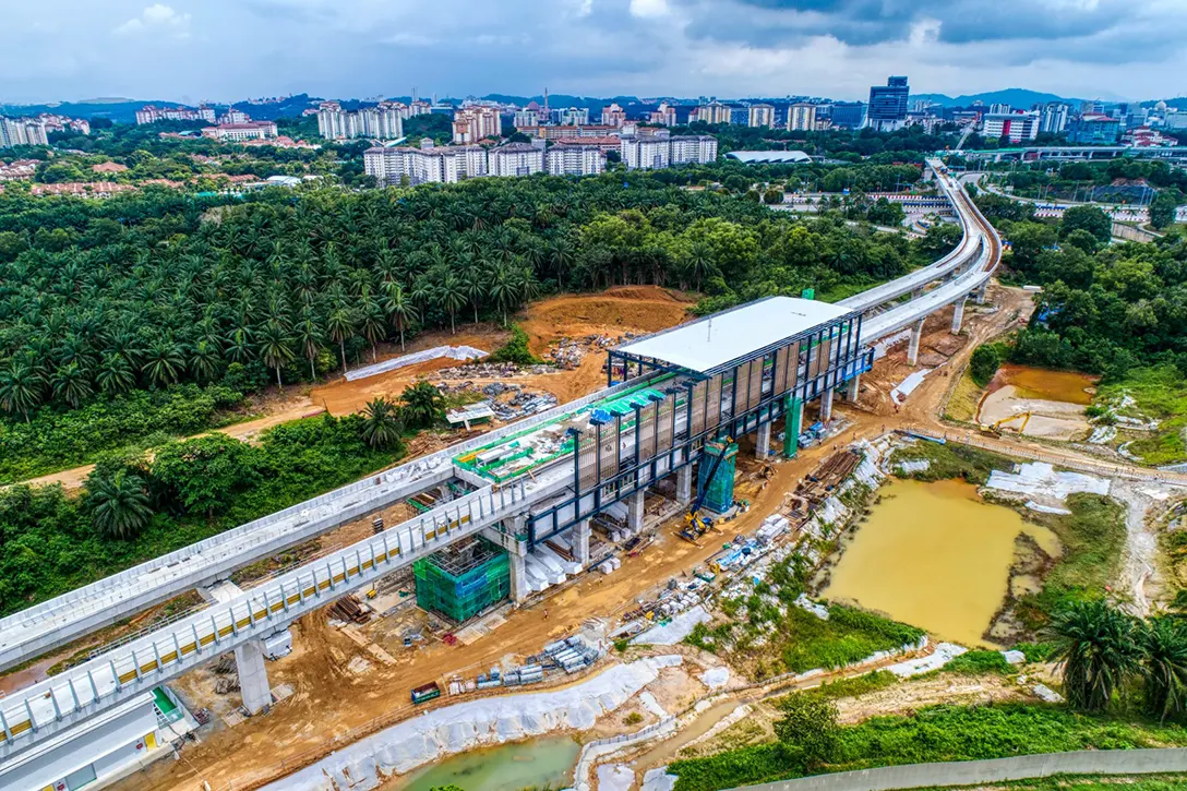 Aerial view of the installation works for roof truss in progress at the Cyberjaya City Centre MRT Station site