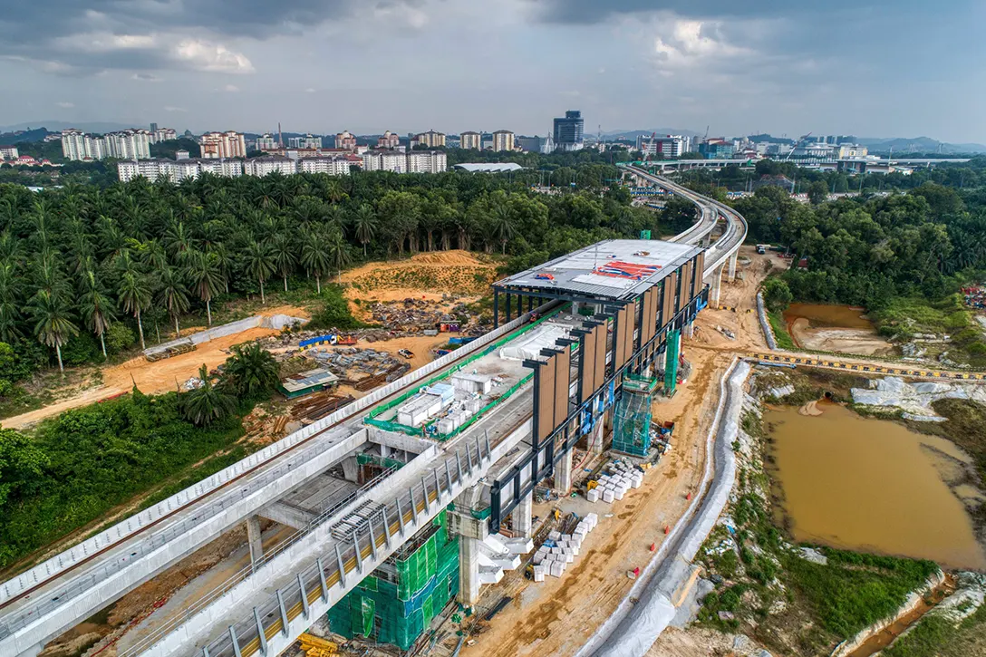 Aerial view of the installation of steel structure for façade in progress at the Cyberjaya City Centre MRT Station site