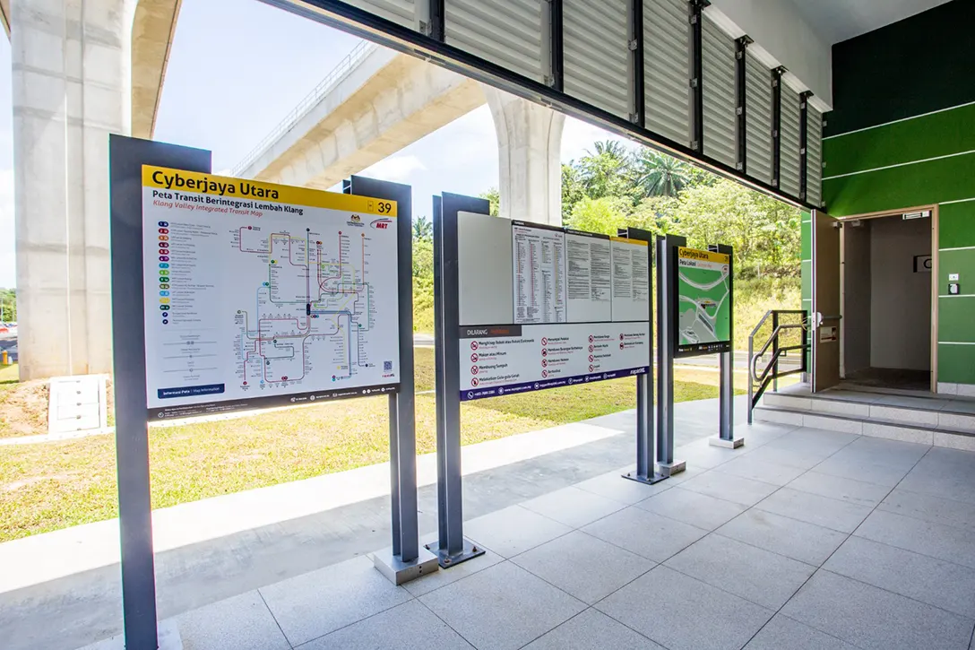 The installation of directional signages and information board maps have been completed at the Cyberjaya Utara MRT Station Entrance.
