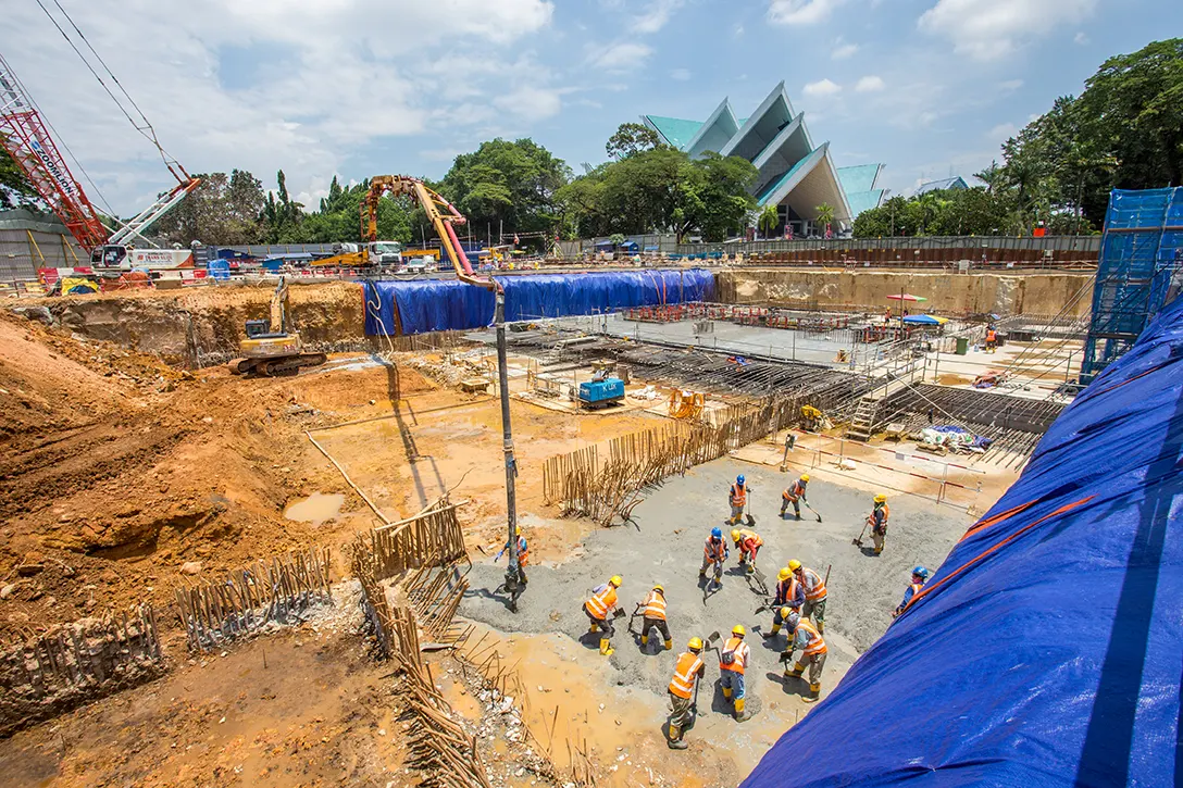 Installation lean concrete works in progress at the Hospital Kuala Lumpur MRT Station site.