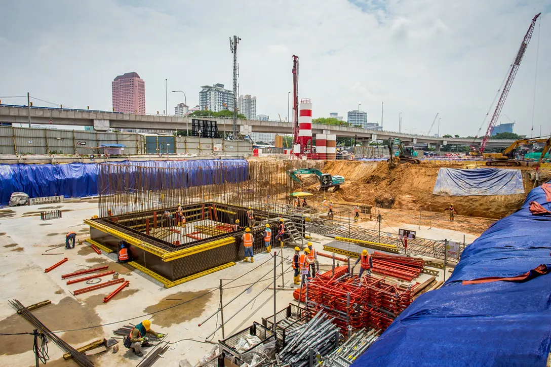 Progressive station box construction taking place at the Hospital Kuala Lumpur MRT Station site.