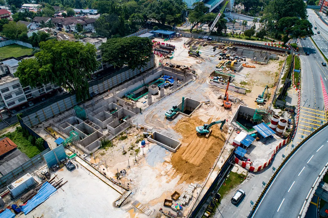 Platform reinforced slab and wall construction at the Hospital Kuala Lumpur MRT Station site.