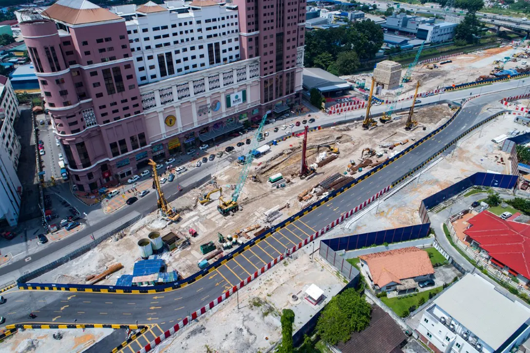 Aerial view of secant bore piling works in front of Mutiara Complex for the Jalan Ipoh MRT Station.