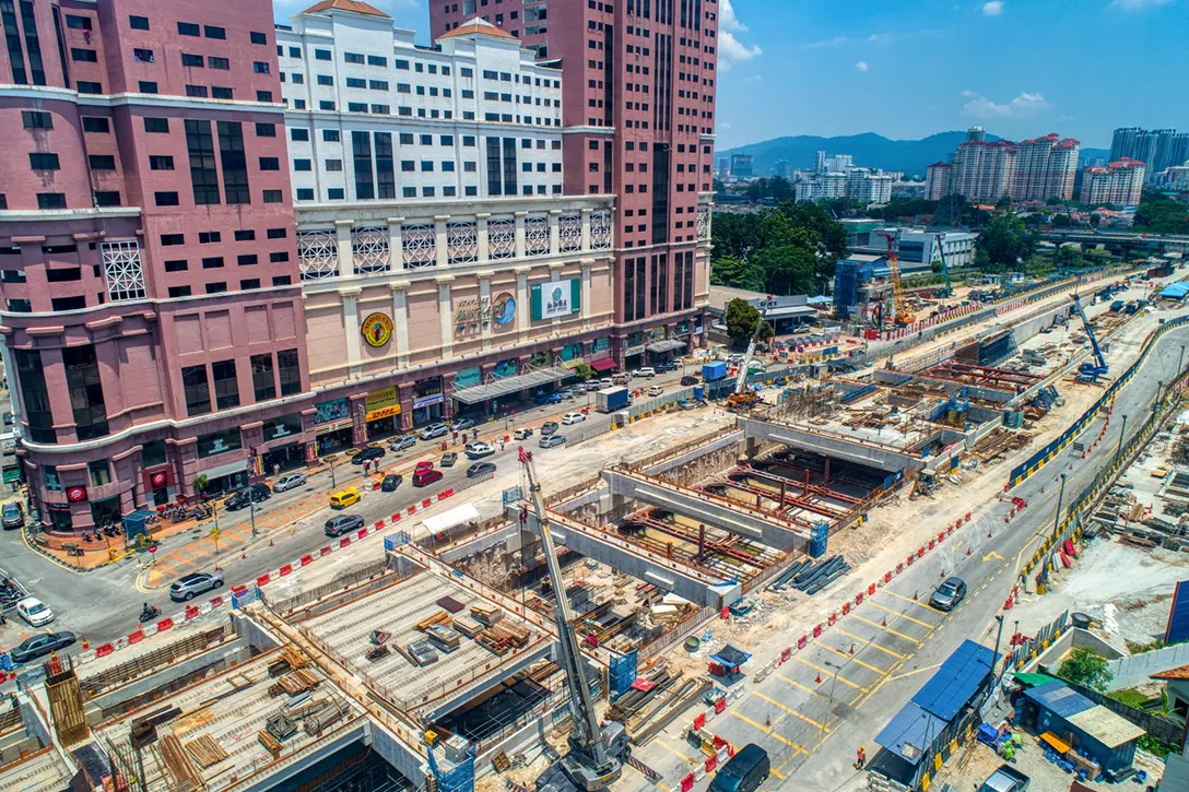 Aerial view of the Jalan Ipoh MRT Station site showing the concourse slab casting works in progress.