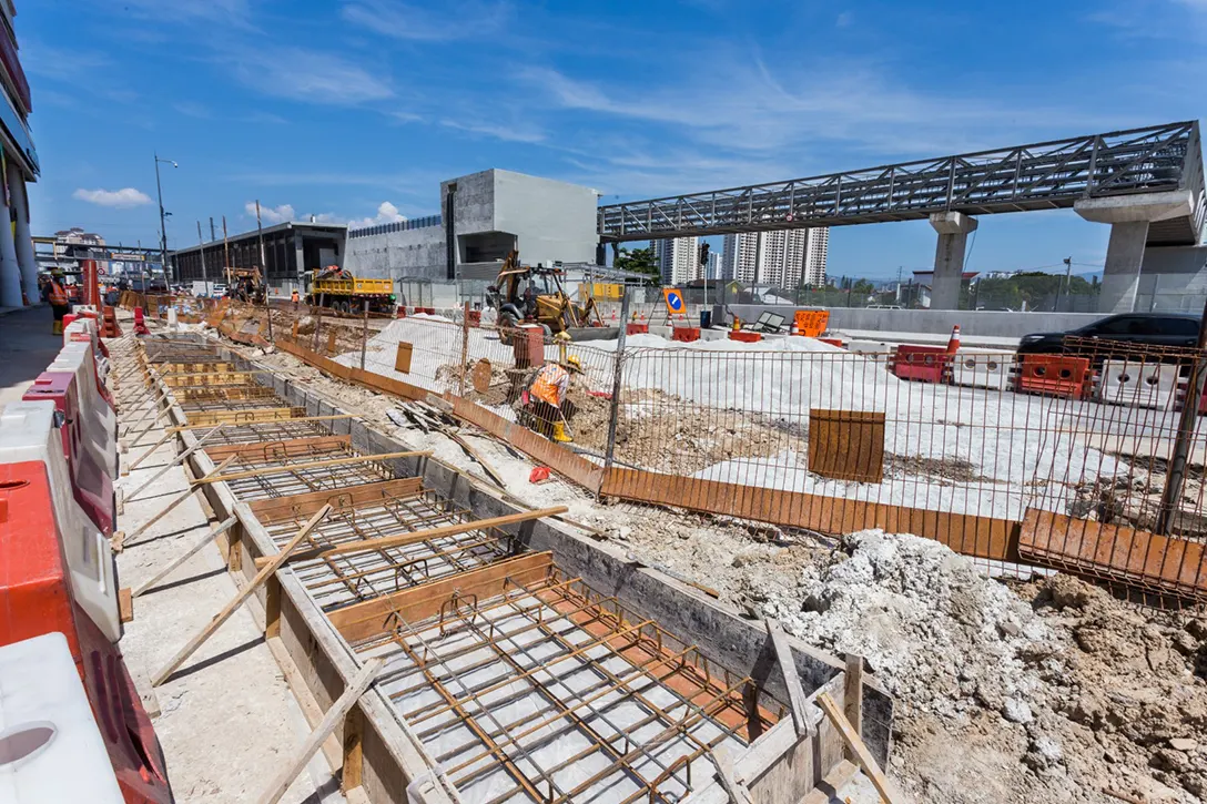 Construction of walkway in progress at the Jalan Ipoh MRT Station.