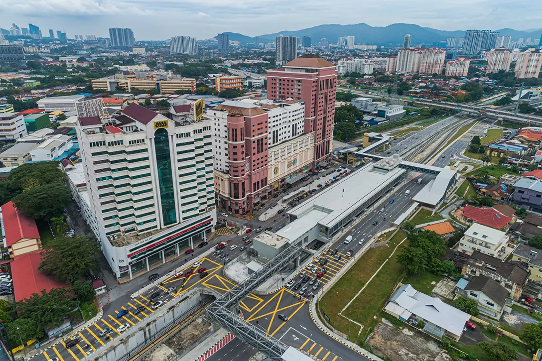 Overview of station and external works completion at the Jalan Ipoh MRT Station.