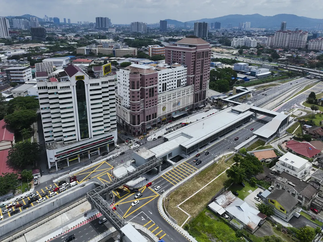 Defect rectification works in progress at the Jalan Ipoh MRT Station.