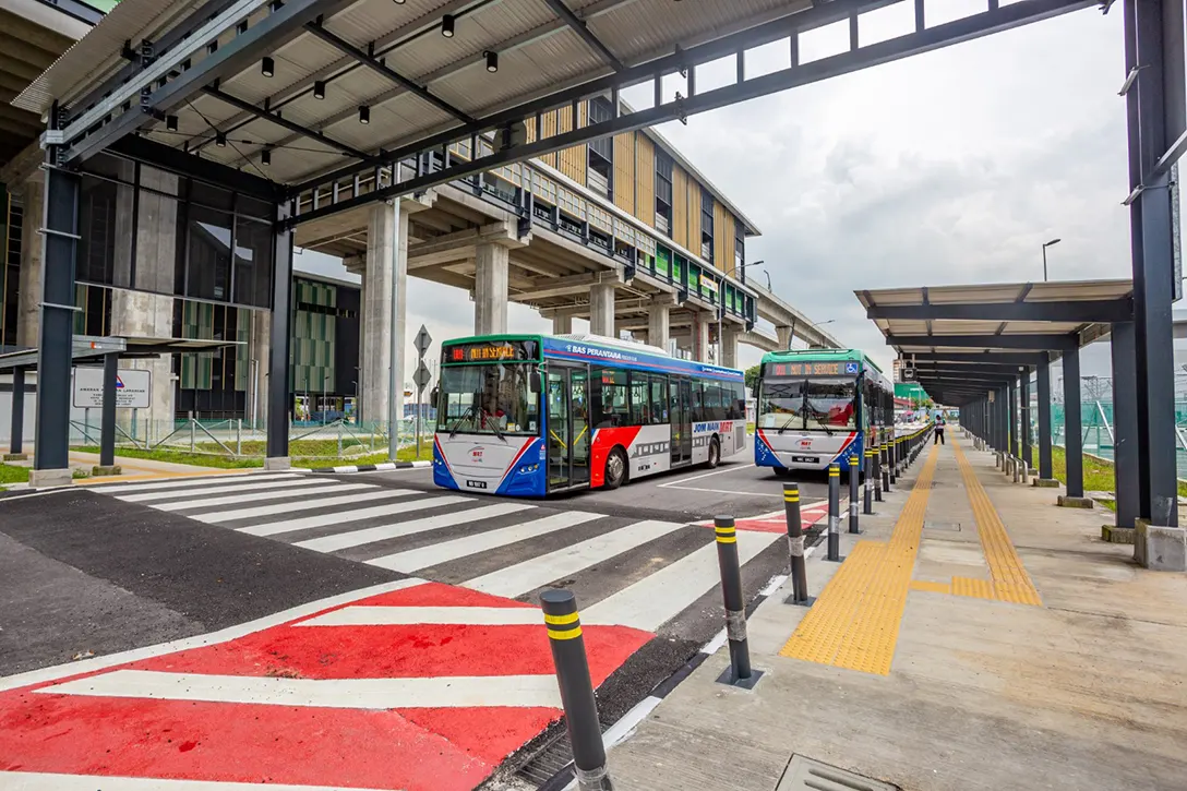 Trial run for Rapid Bus at the Kuchai MRT Station.