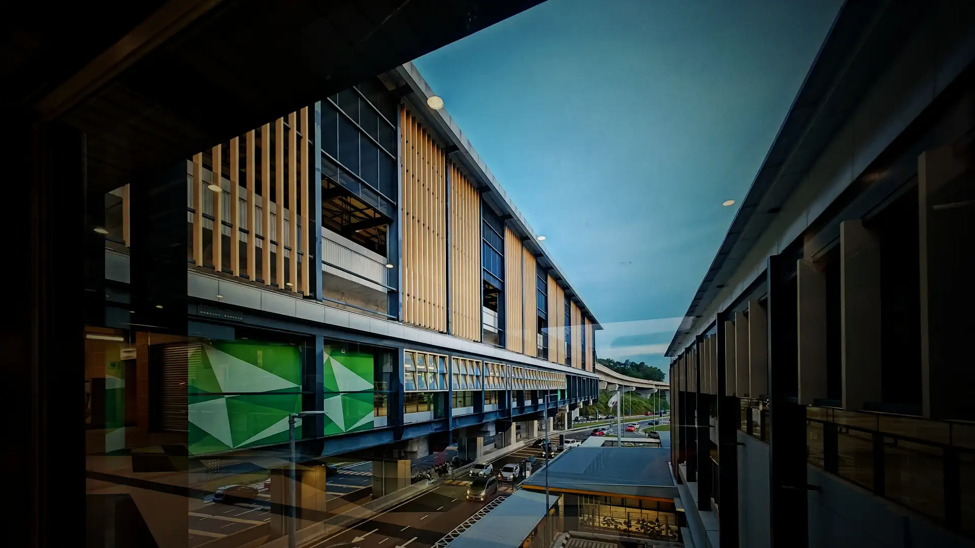 Pictures of 16 Sierra MRT Station